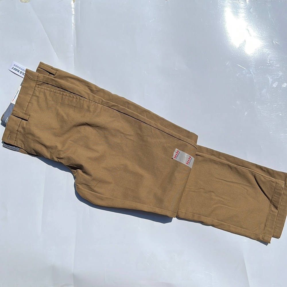 Men’s Old Navy khakis